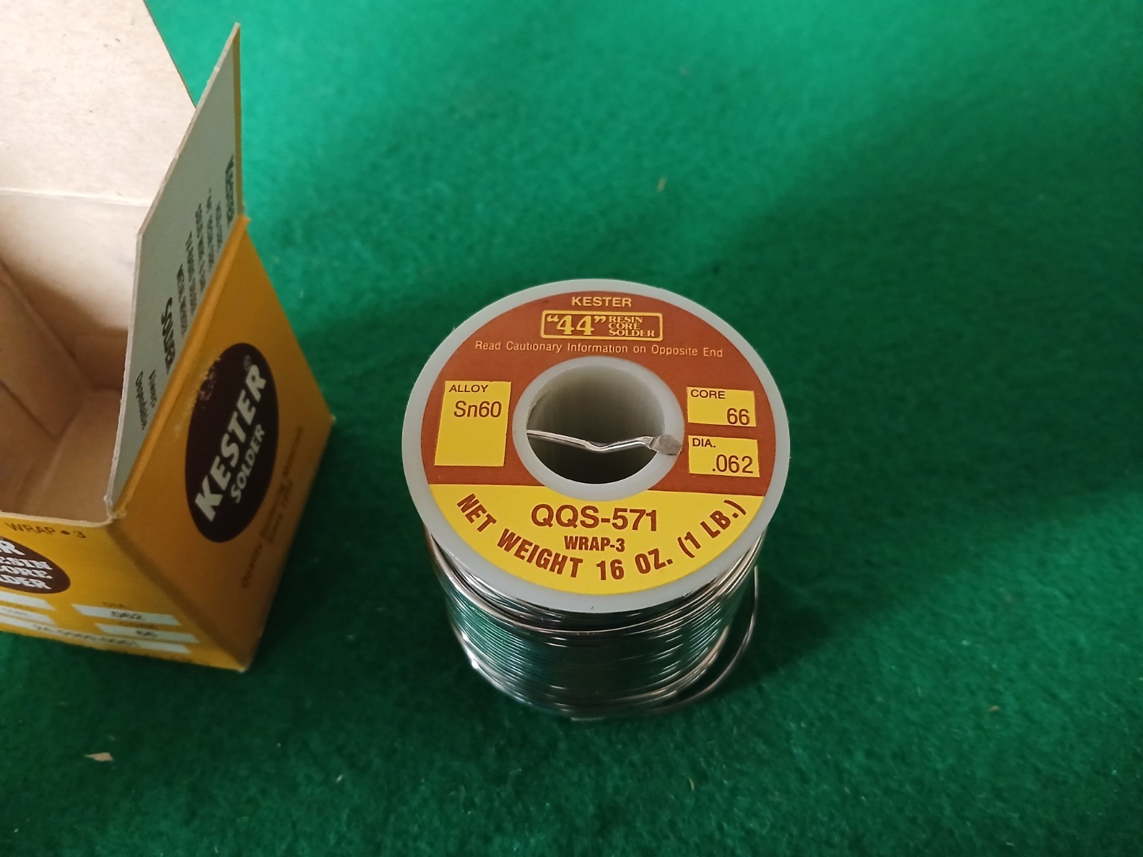 Kester 44 Rosin Core Solder Wire 60/40 .062 (1.5mm) 1 lb Spool Sn60 Pb40 NOS USA