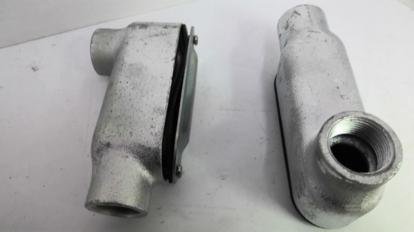 Crouse Hinds 3/4″ 21 LB75M Electrical Cover Lot of 2