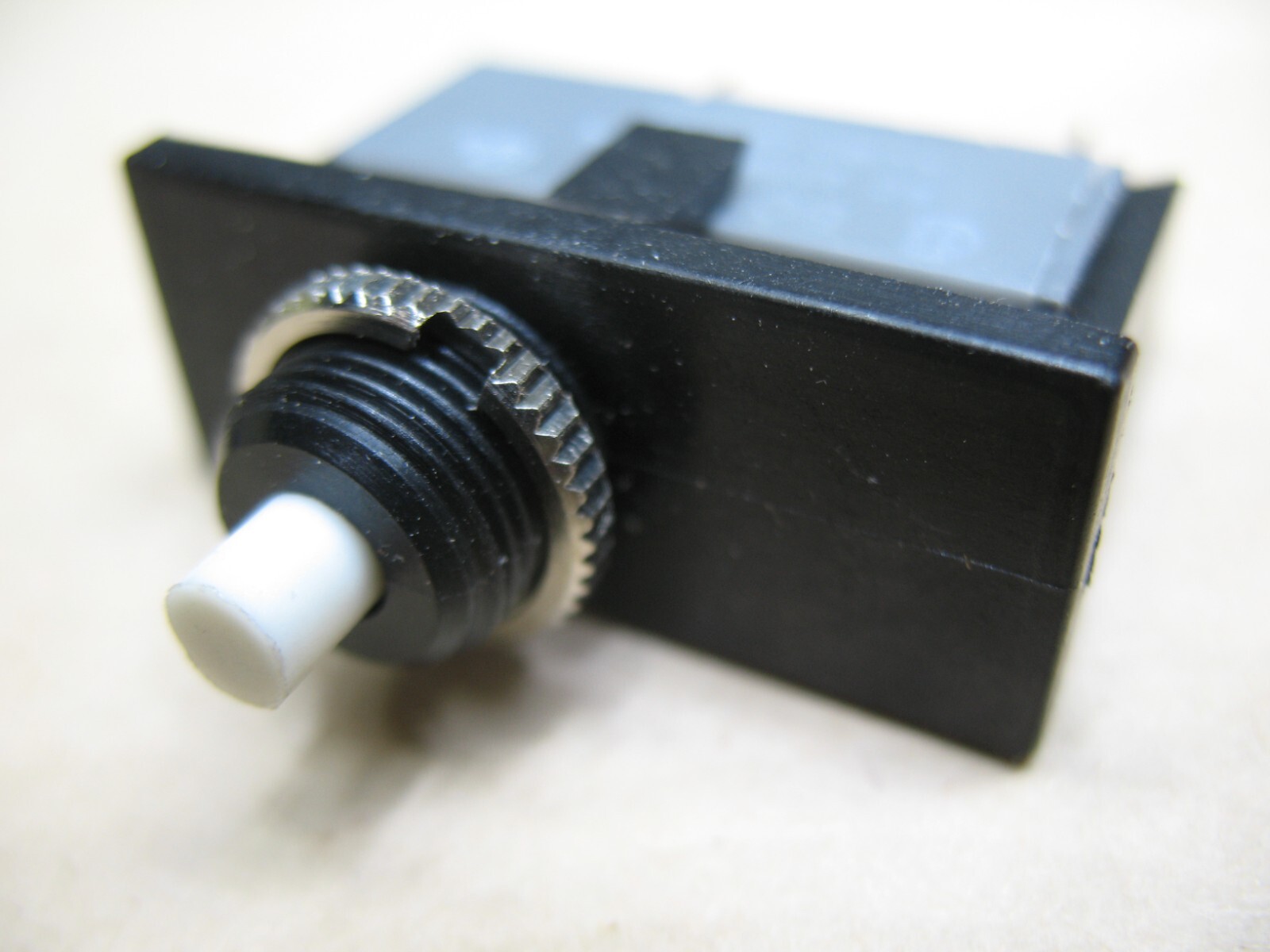 Qty. 4 Hosiden 2 Amp 125 VAC Push Button Panel Mount Thermal Circuit Breakers