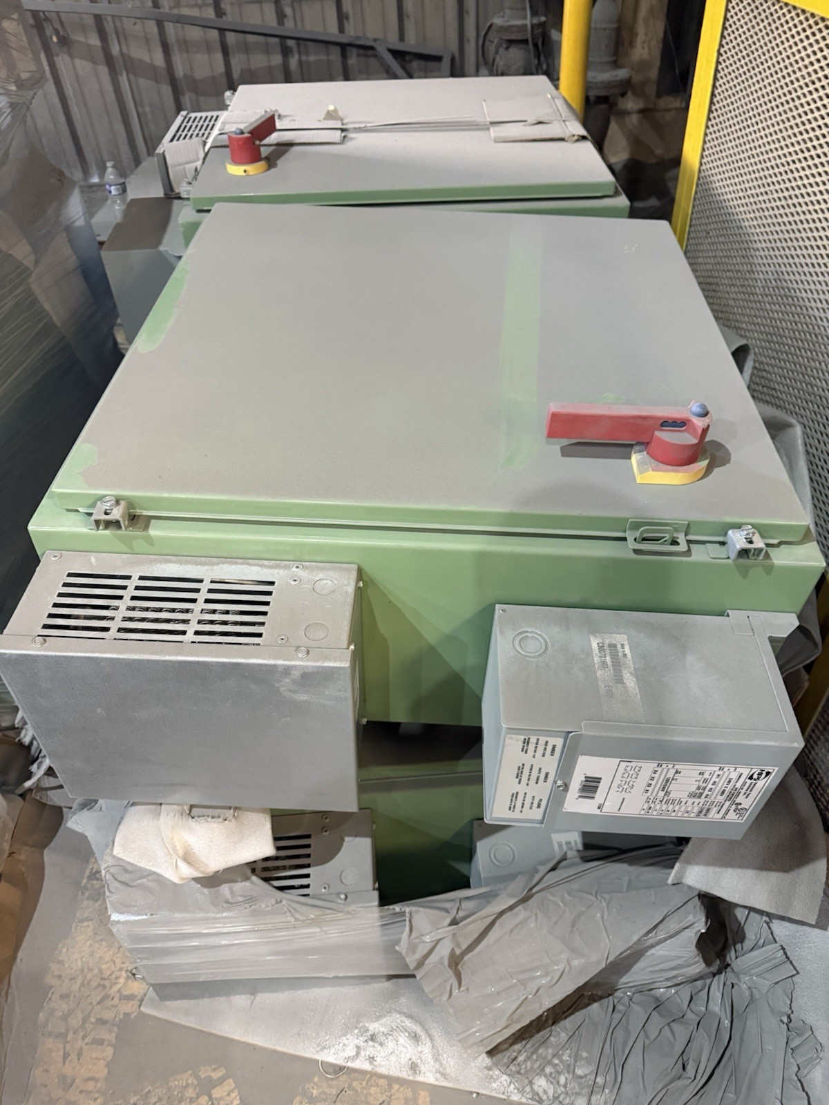 1PCS Brand New YASKAWA CIMR-AU4A0023FAA In Cabinet See all pics!