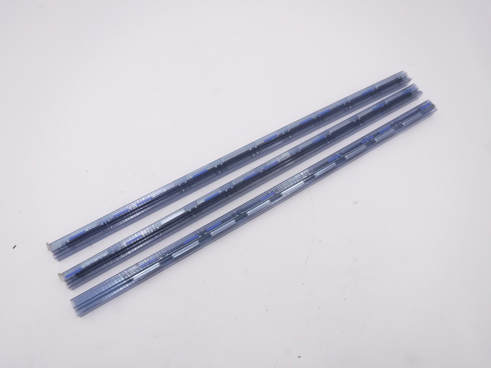 30 Pack AVLIS-CO 972570-1 Connectors 25 Pin
