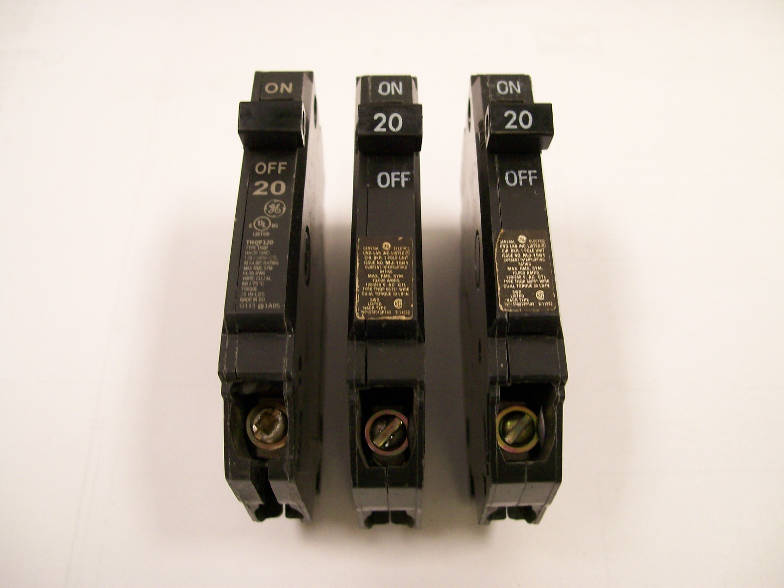 HUGE LOT GE Breakers THQL1115 THQL1120 THQL215 THQL250 THQP115 THQP230 THQL21100