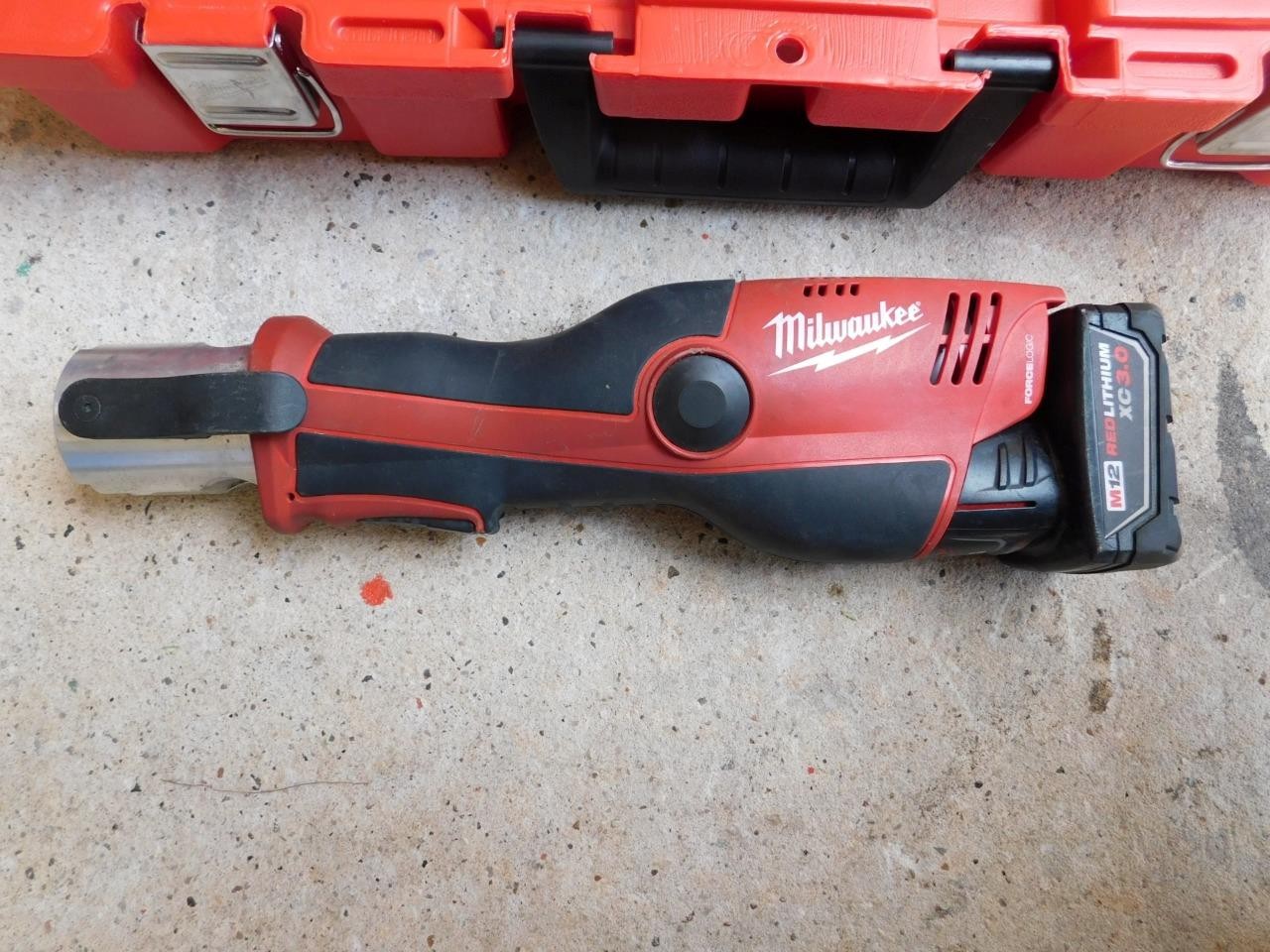 MILWAUKEE 2473-20 M12 PRESS TOOL WITH 3 JAWS 1/2″,3/4″, and 1″ PRESSING TOOL