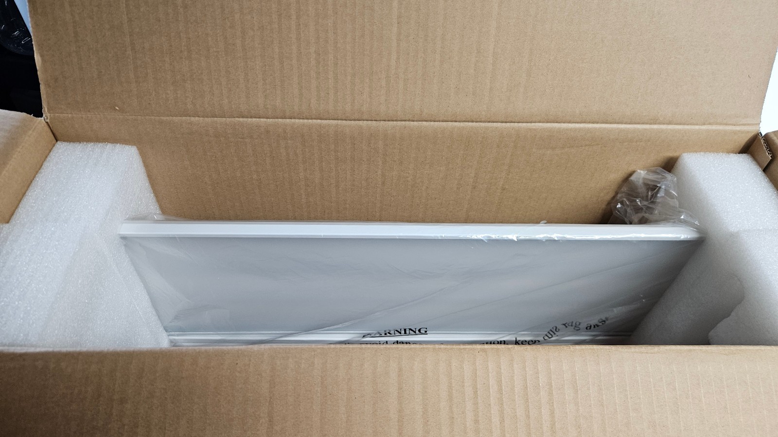 Commercial LED Linear High Bay 220W, 5000K, 120-277V – Pkg Qty 1