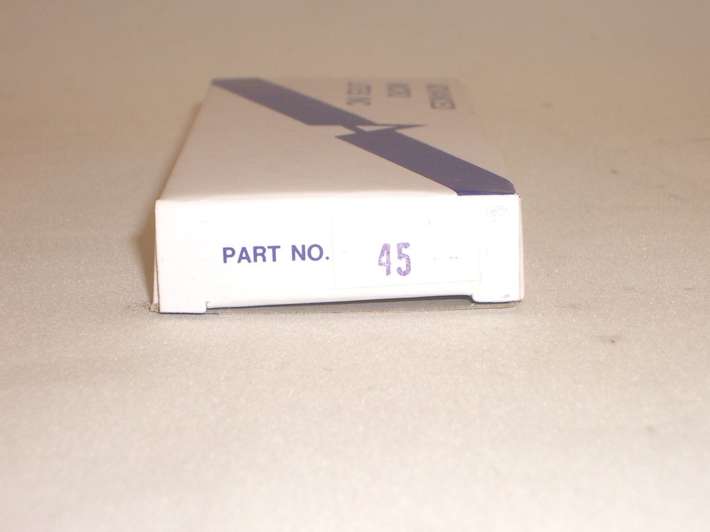 CED P-45 INDICATOR INCANDESCENT LAMP TYPE 45 2.5VDC BULB B9 BAYONET 10 PCS BOX