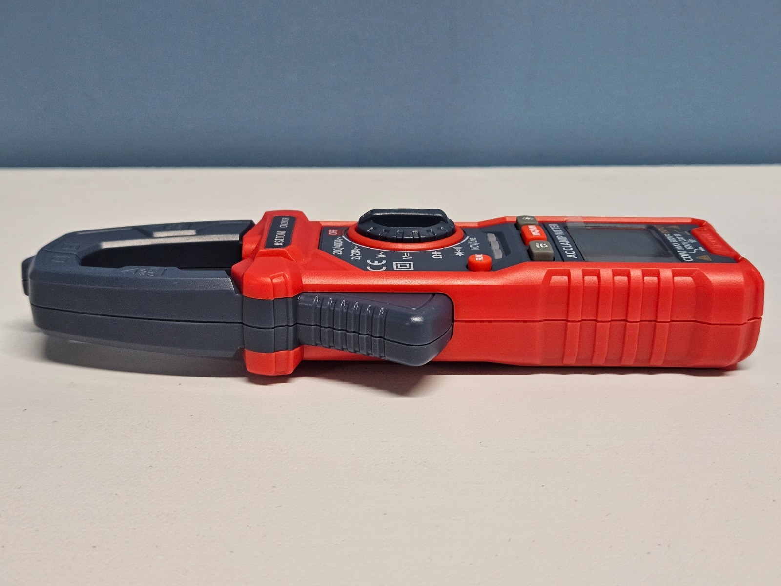 AstroAI Digital Clamp Meter CM2KOR 2000 Counts Resistance Detection – New