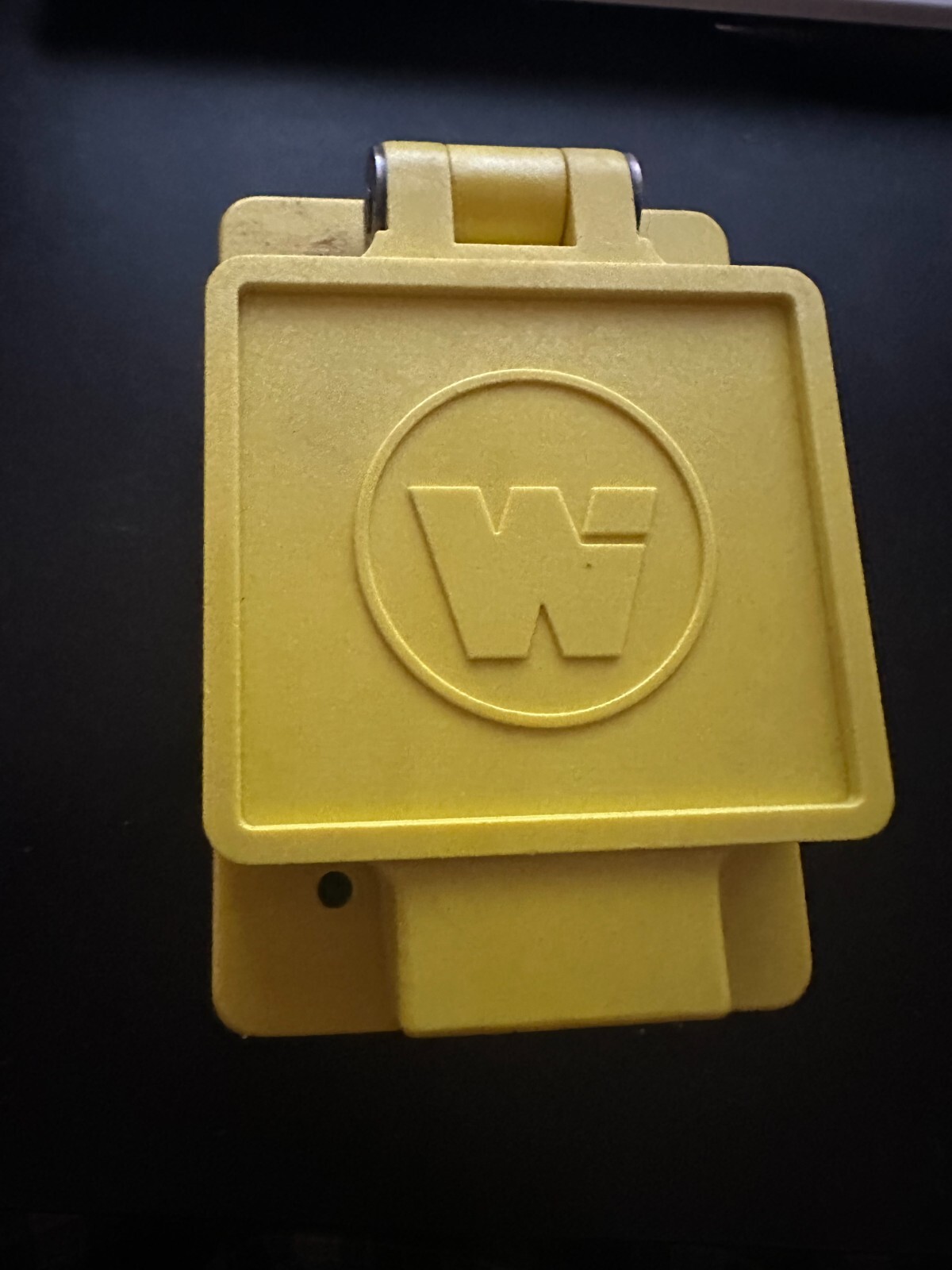 (A) Daniel Woodhead 65W47 Watertite Flip Lid Turned Nema L5-15 15A 125V Female⭐️