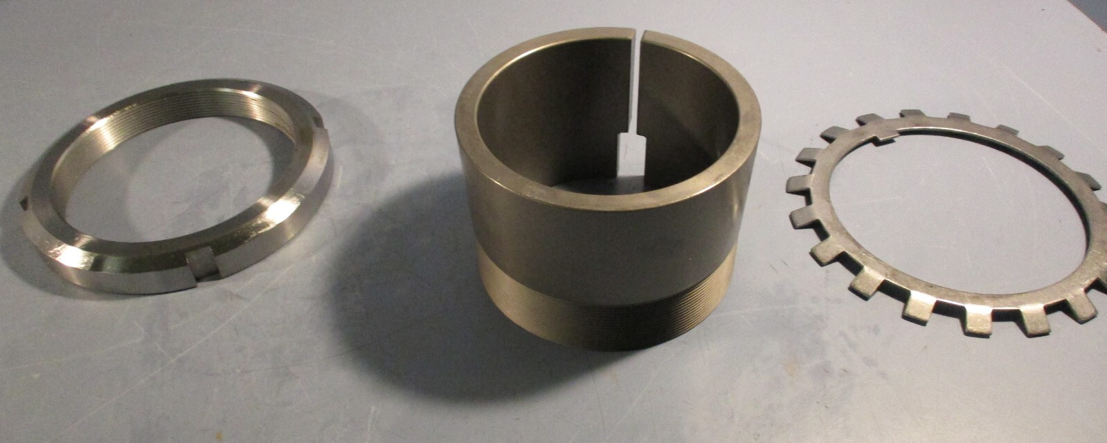 SKF H 3126 Adapter Sleeve Bearing 92 mm Width 115 mm Bore M130X2 Thread Size