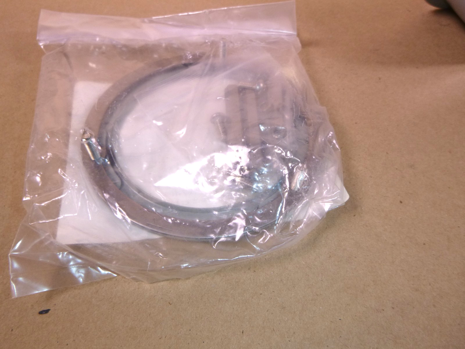MIL-G-18997 Vibration-Resistant Flange Pressure Gauge 3-1/2″ Dial 2000 Psi