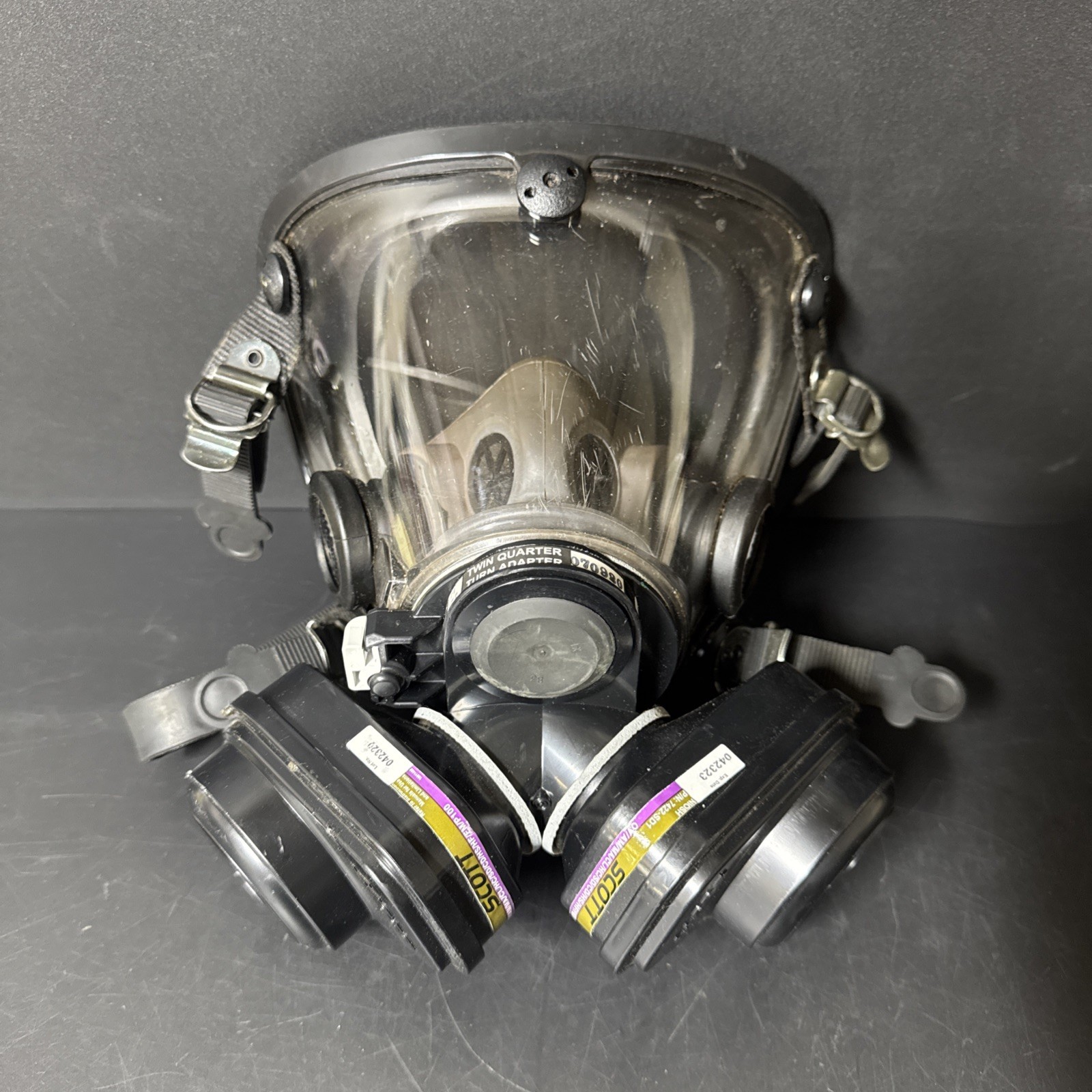 Scott AV-2000 Mask w/ 4 Strap Head MASK Size L/ Used