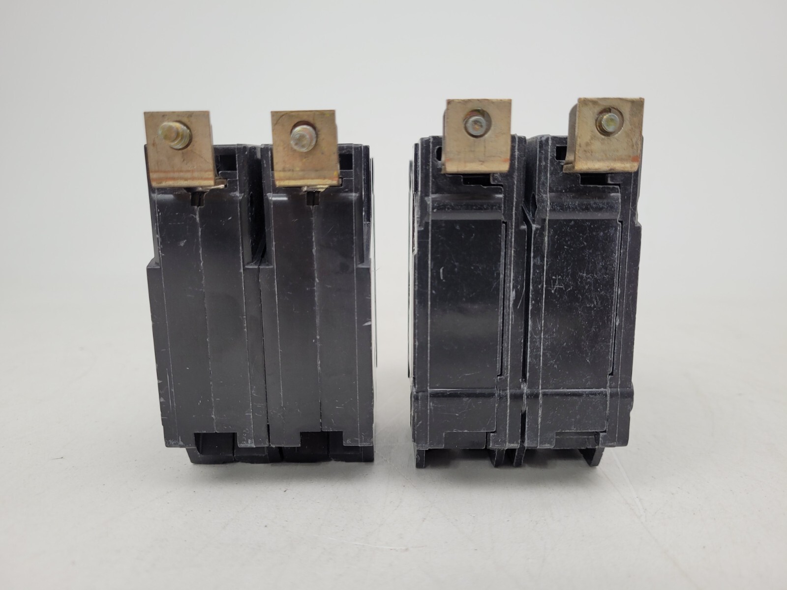 Lot of 2 – THQB2130 GE 30 Amp Circuit Breaker – Next Day Option