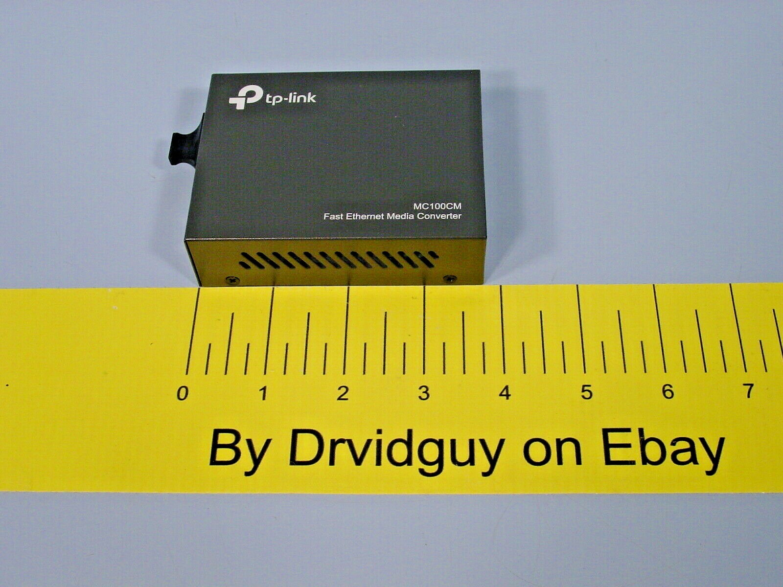 *TP-Link MC100CM(UN) Multi-Mode Media Converter 10/100Mbps; MC100CM