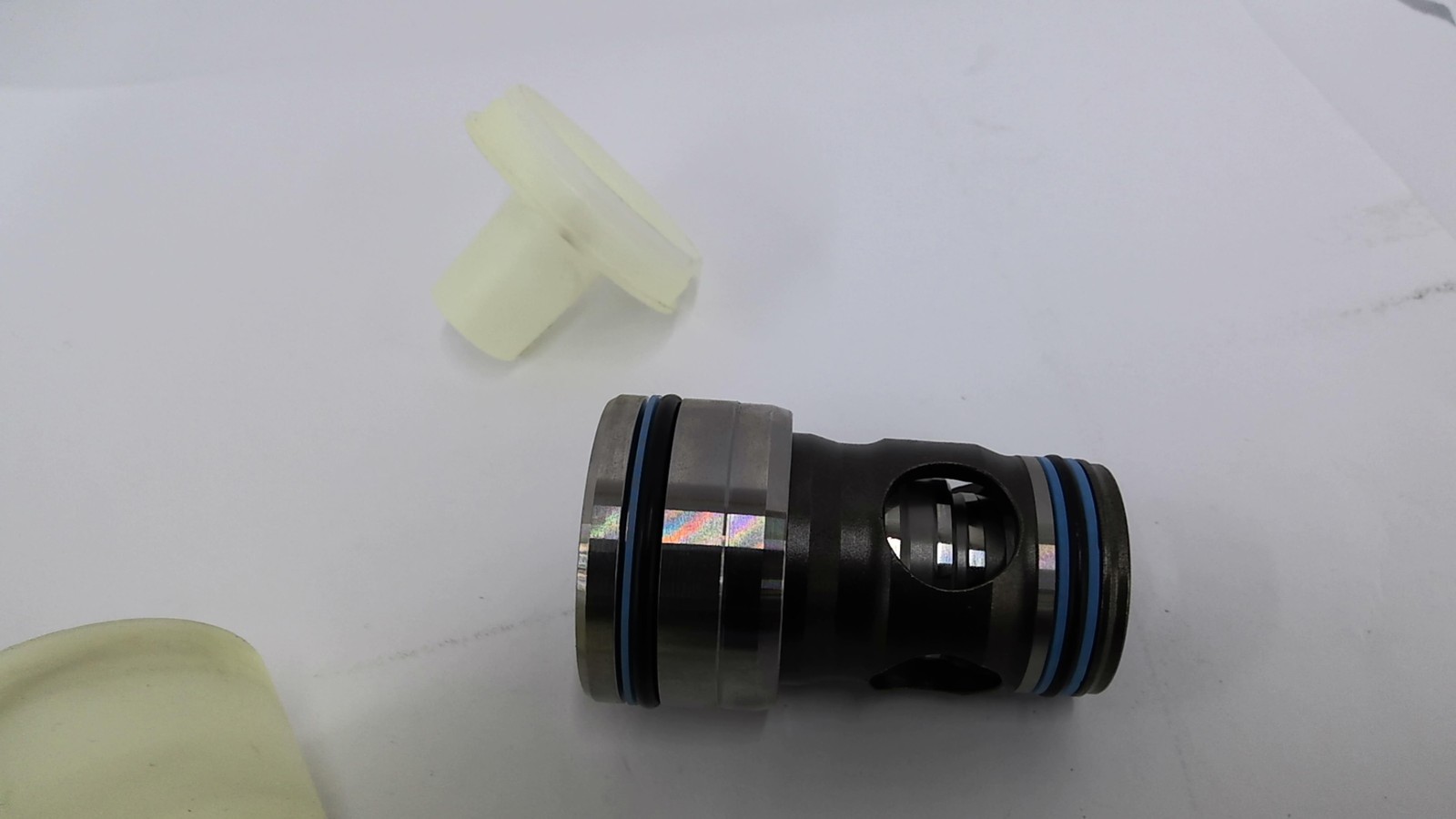 Rexroth R900912606 Hydraulic Cartridge Valve OAL 2-7/8″ OAW 2-3/4″ X 1-1/4″