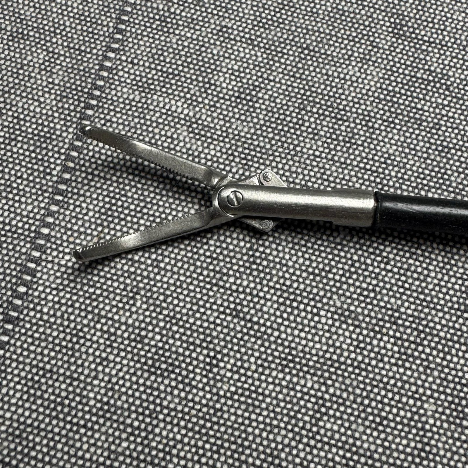 Laparoscopic Grasper Endoscopic Long Shaft Surgical Instrument Black Handle
