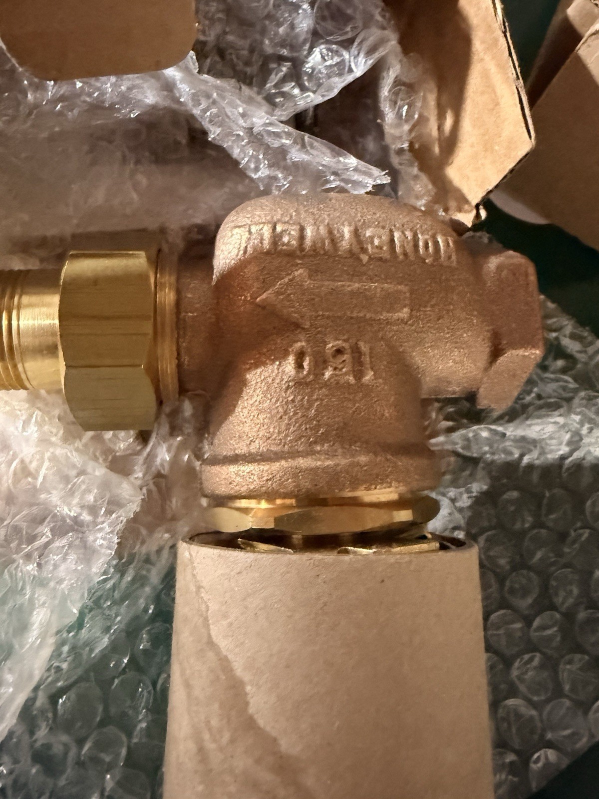 Honeywell 3/4″ NPT Male Union Two-Way Unitary Valve VP525C 1032
