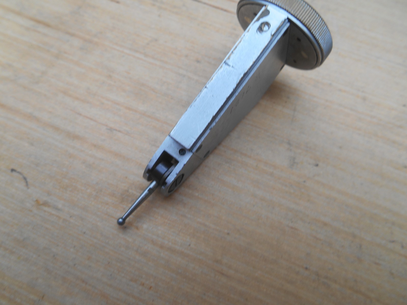 Brown & Sharpe 7037-2 Vertical BesTest Dial Test Indicator .0005 gr swiss made