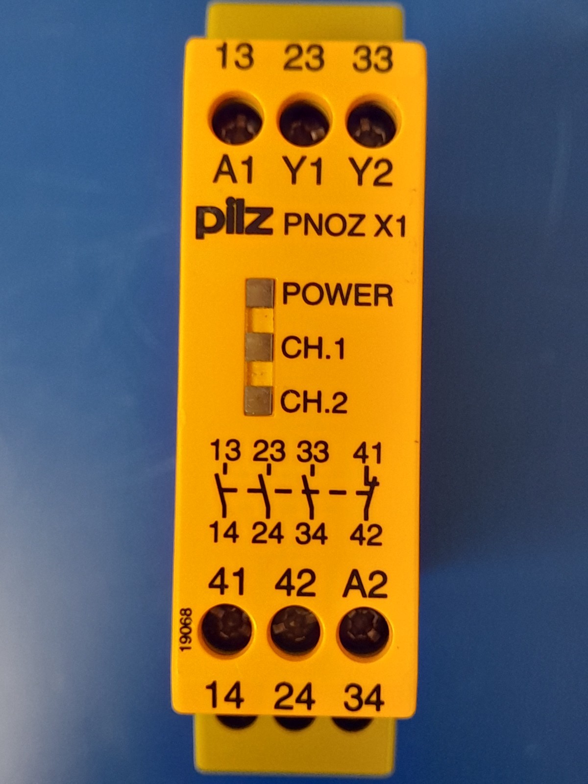 PILZ 774300 PNOZ X1 24VAC/DC 3n/o 1n/c
