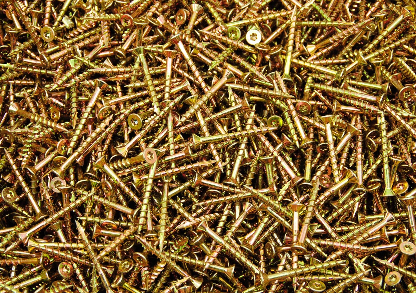 (700) Torx T20 Star Flat Head 8 x 1-5/8 Yellow Zinc Type 17 Outdoor Wood Screw