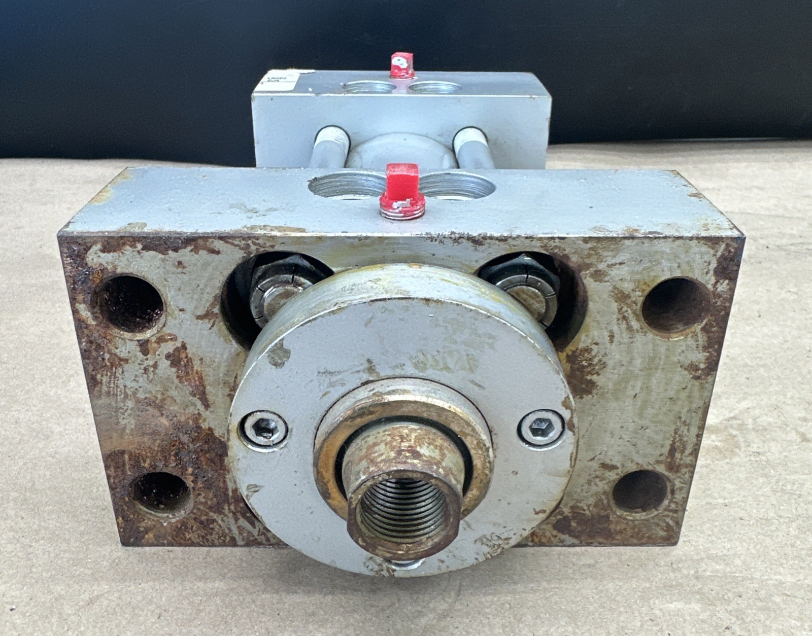 Milwaukee Cylinder H35 D10657 250PSI 2” Bore X 2.05” Stroke 3000PSI – PREOWNED