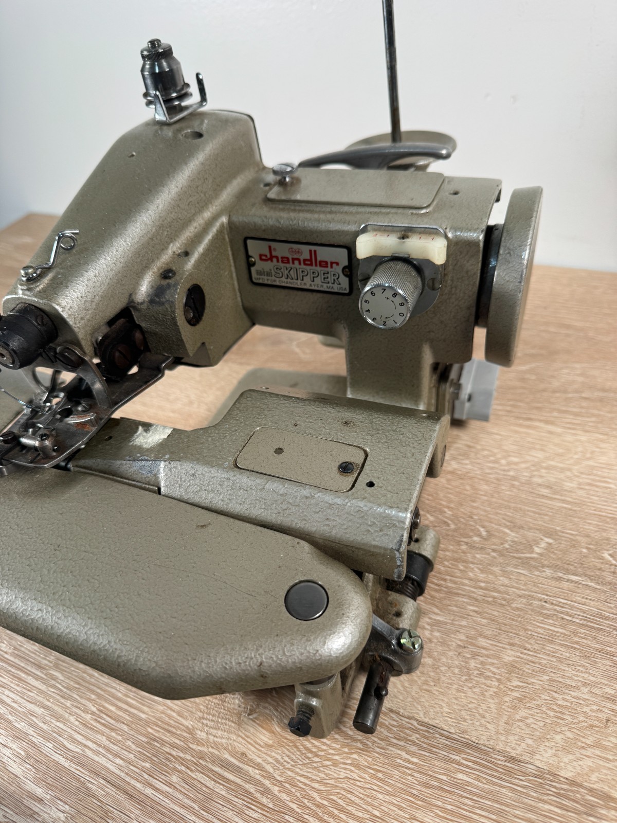 Chandler Mini Skipper Portable Blindstitch Sewing Machine w/Accessories Working*