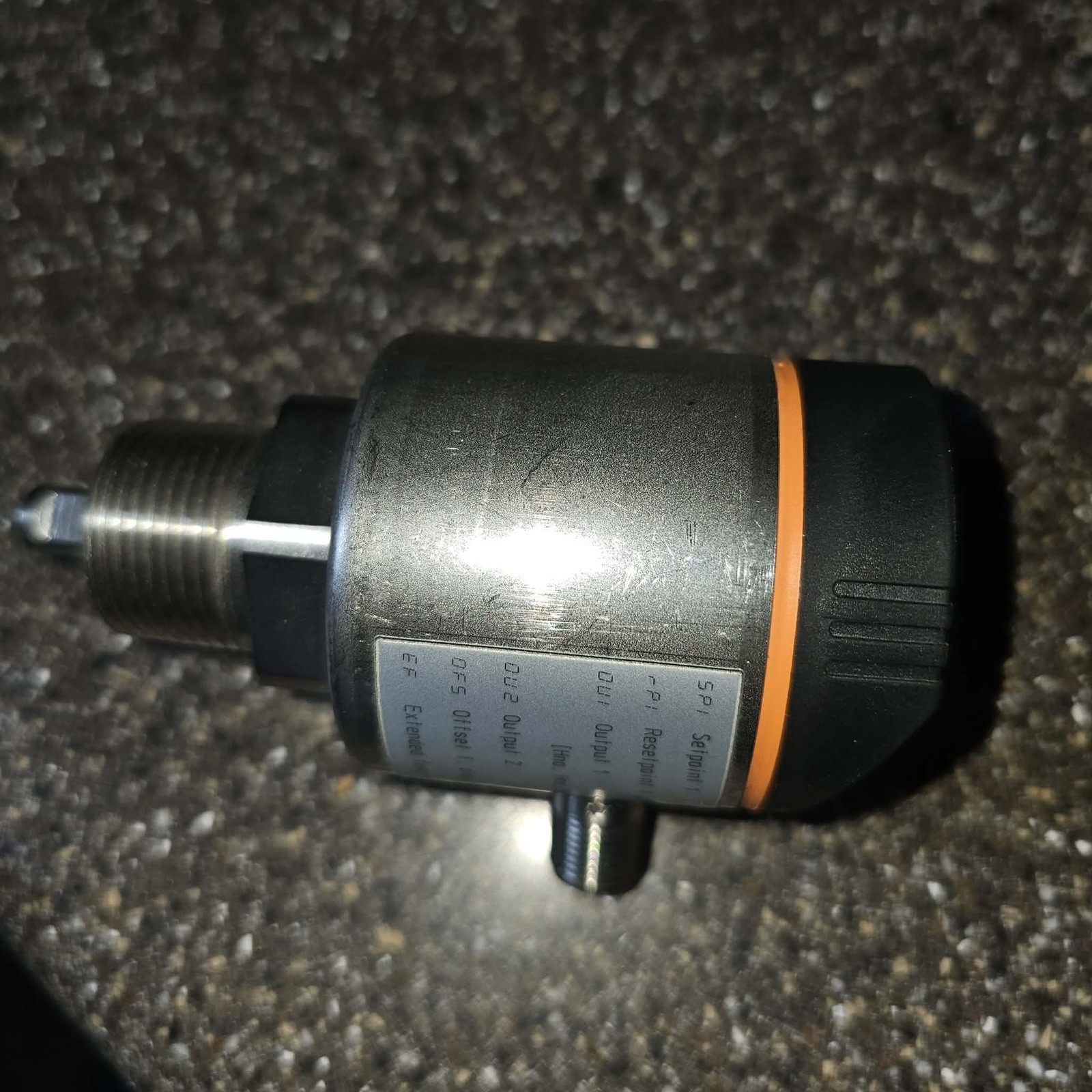 IFM EFECTOR LR3300 LR0000B-BN34AMPKG Flow Sensor. No Box. Free Shipping