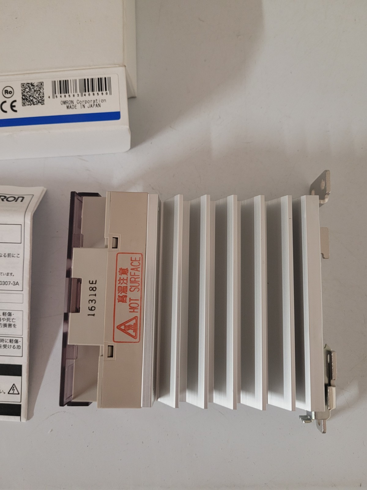 Omron G3PE-215B Solid State Relay Input 12-24V-DC Load 100-240V 15A