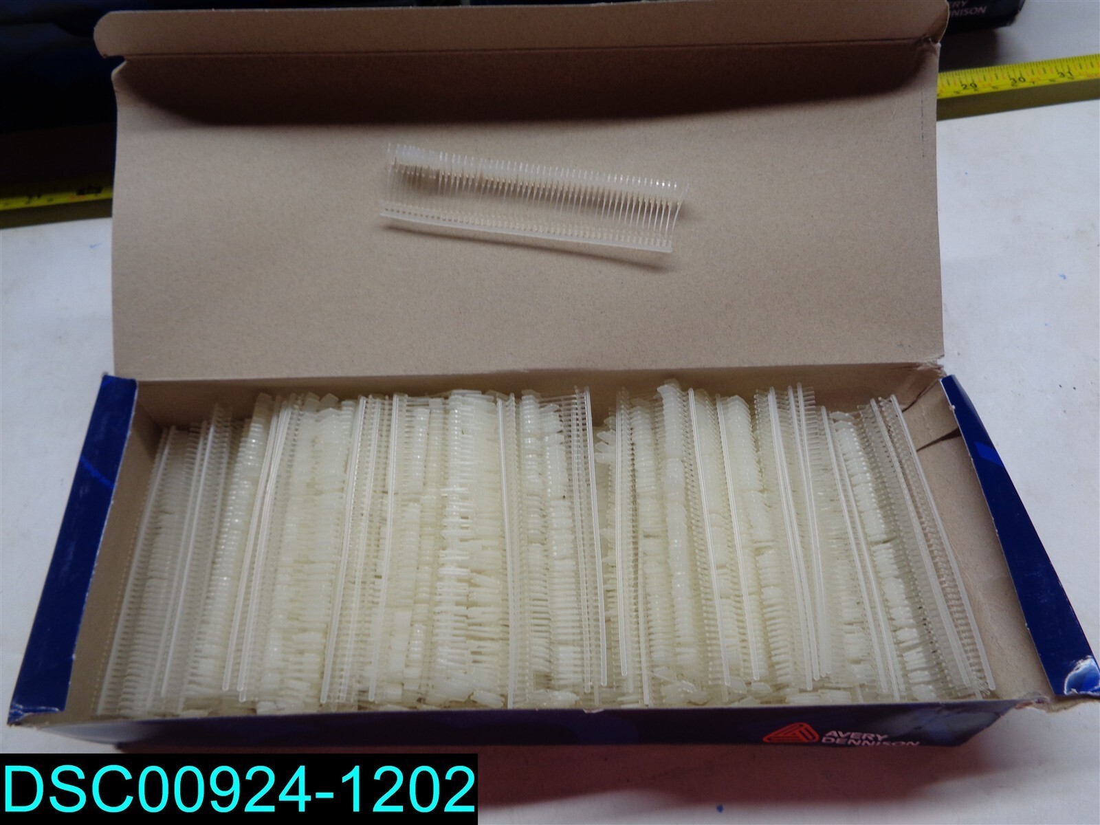 QTY=50,000: Avery Dennison 08973 1/2″ (15MM) Heavy Duty Fasteners Barbs