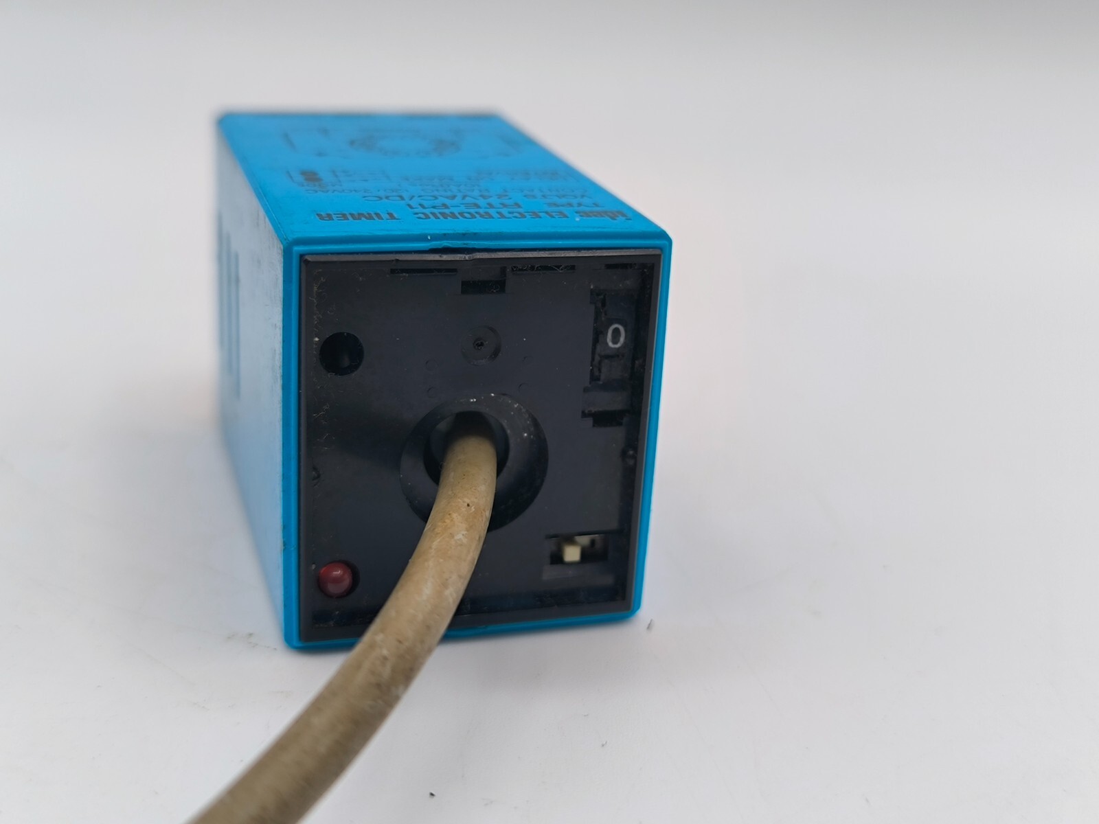 IDEC RTE-P11 Electronic Timer Plug-in Mount DPDT 10A 120VAC Coil 24V AC/DC 8 Pin
