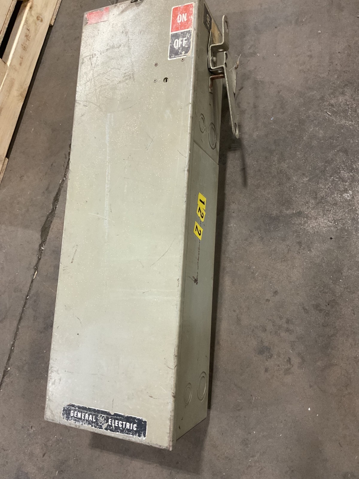 General Electric 75C142462G707 Busway FLEX-A-PLUG with 1KVA Transformer 480V 30A