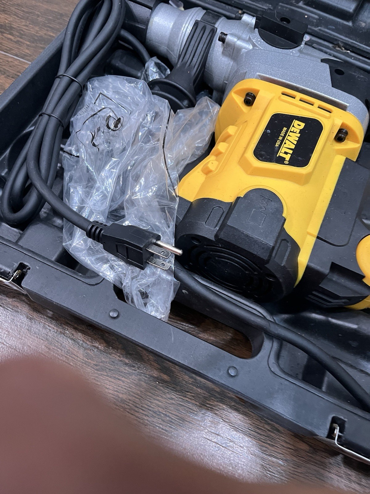 Dewalt D25414 SDS-PLUS 110V-127V Rotary Hammer Drill W BIDS INCLUDED TESTED