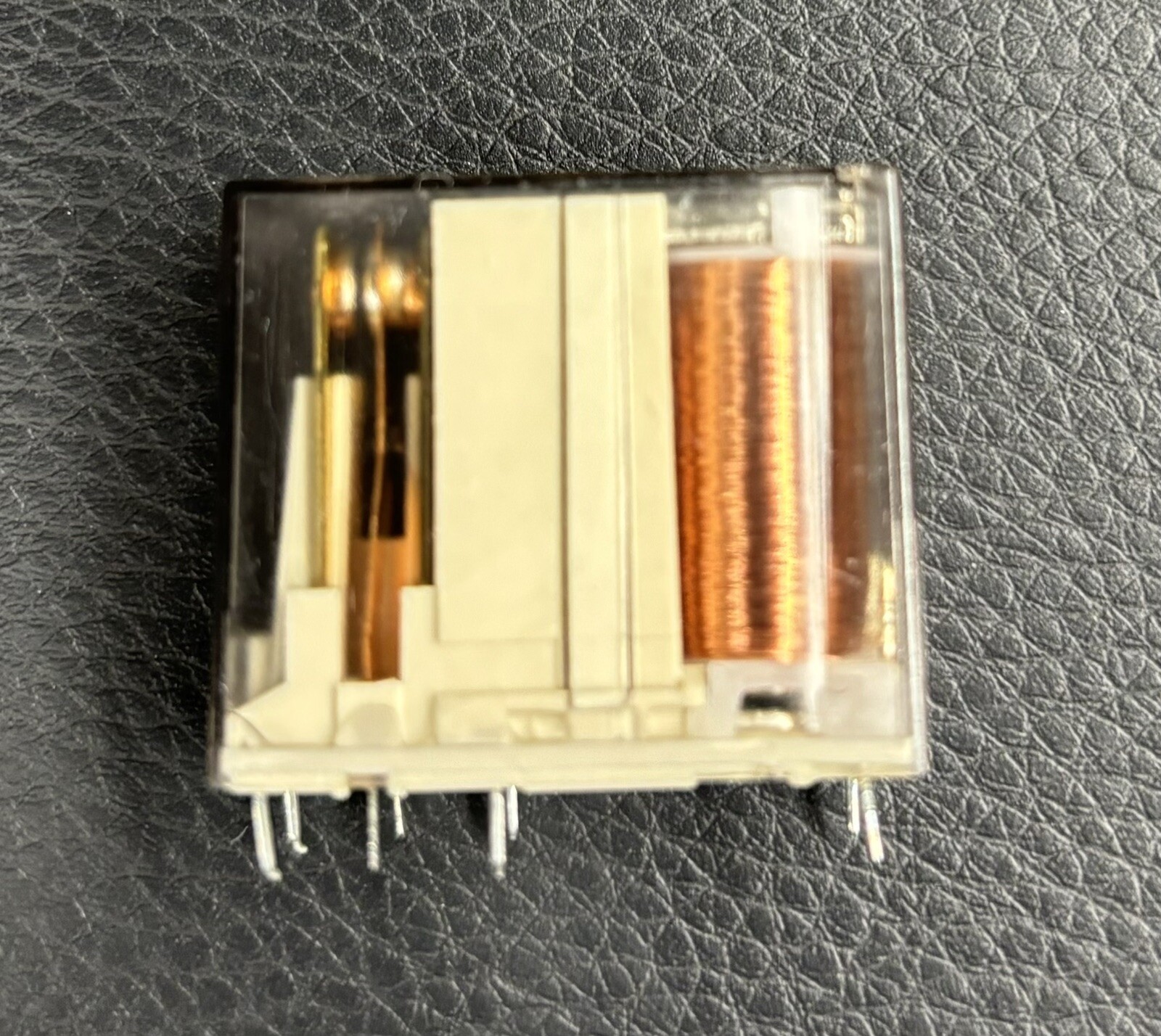 PCB Mount SCHRACK Relay 24V dc Coil 16A Switching Current
