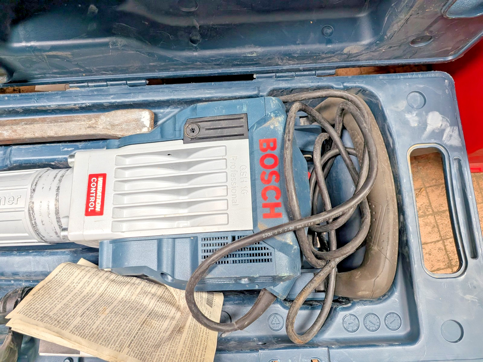 🤠 BOSCH CORDED DEMOLITION JACKHAMMER GSH16 – 28