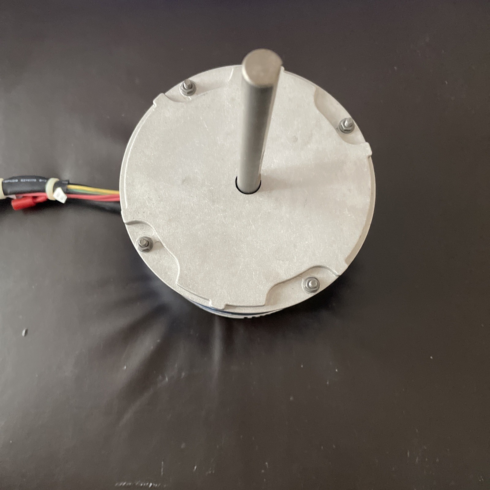 1 HP 115v/230v 50/60 Hz Fan Motor For a 4 Ton AC. See Pictures For Specs.
