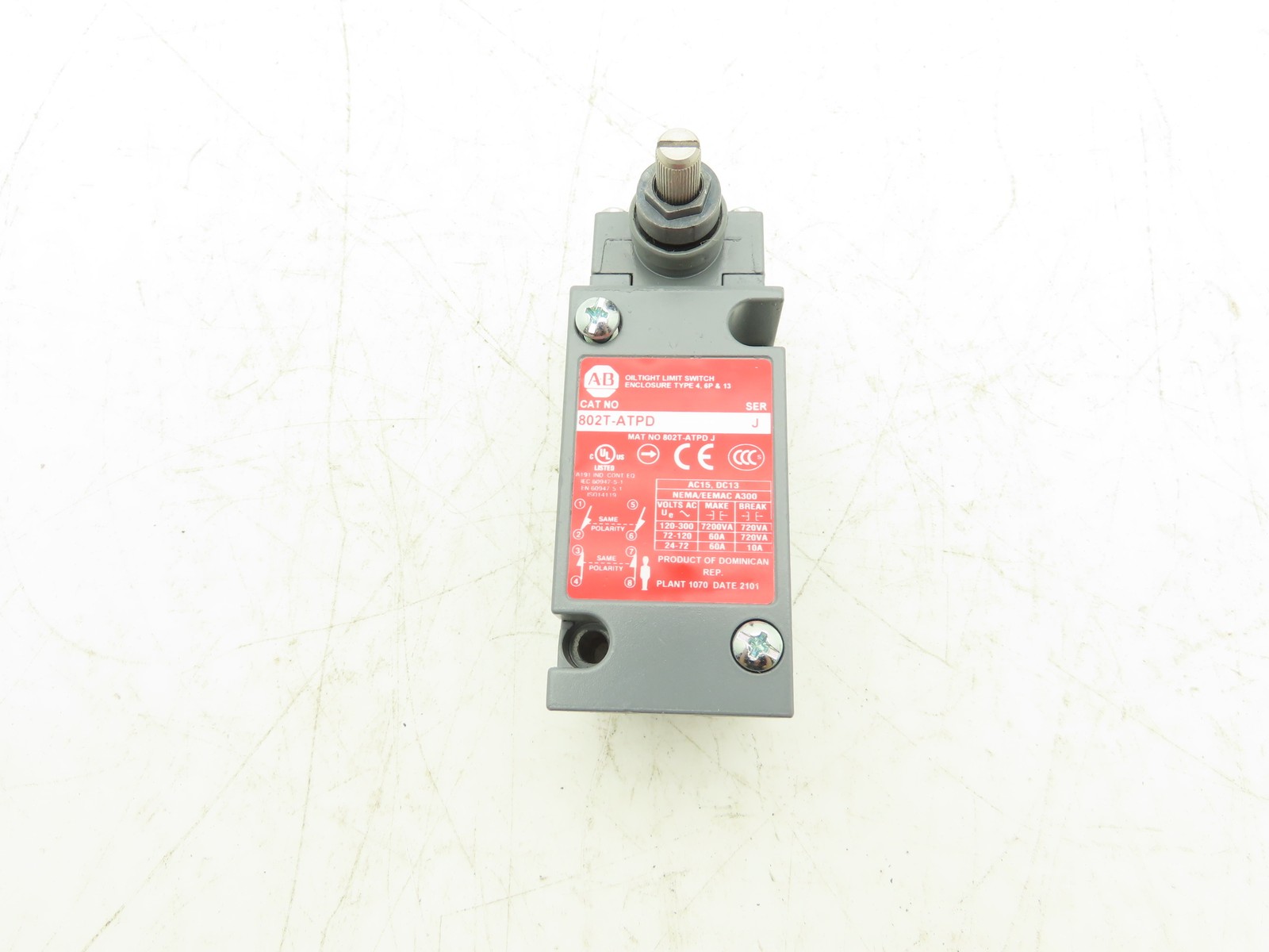 Allen Bradley 802T-ATPD Plug In Oiltight Limit Switch Roller Arm Spring Return
