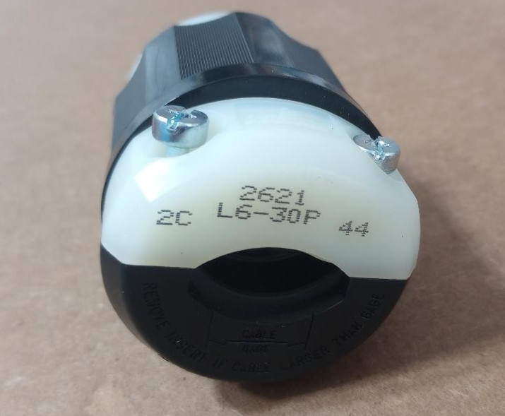 NEW Leviton 2621-CS 250 VAC, 30 A, 0.52 to 0.93″ Cord Locking Plug Free Ship