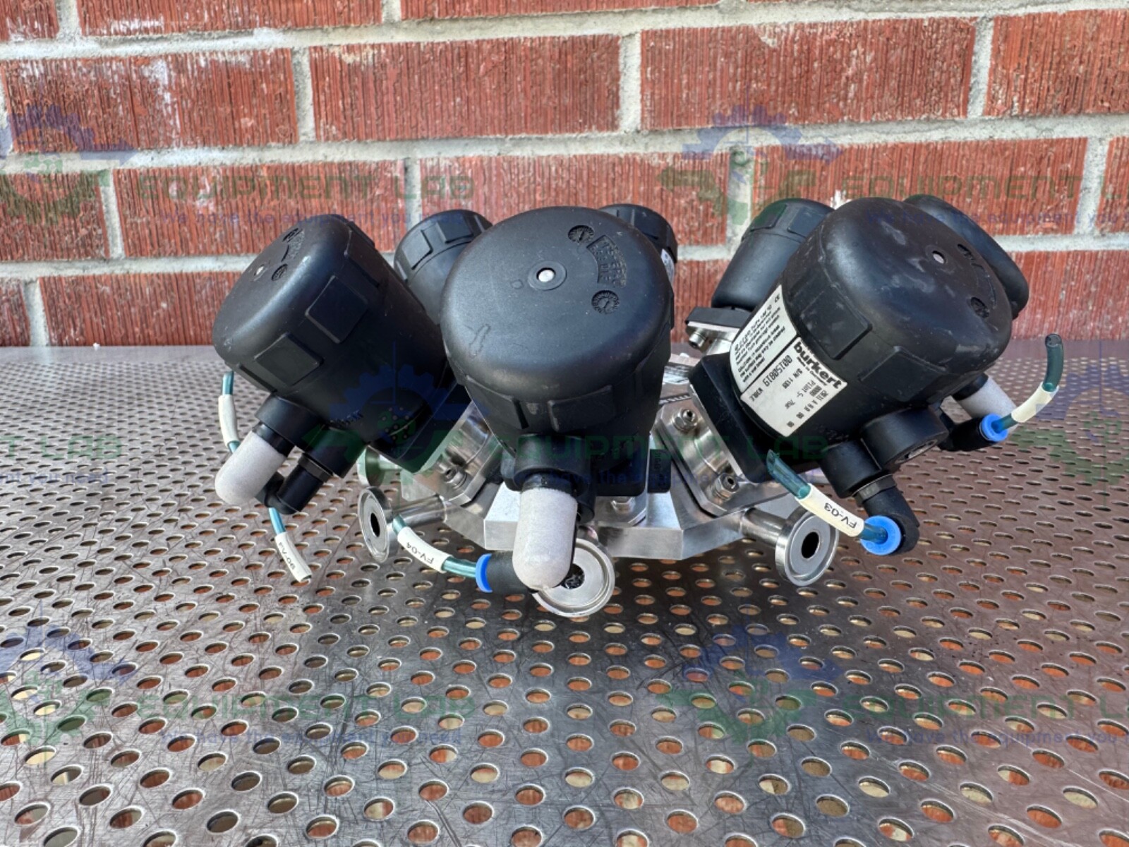 Lot of 8 – Burkert 2031 A 8.0 00 00 0000 9-Way Pneumatic Solenoid Valve
