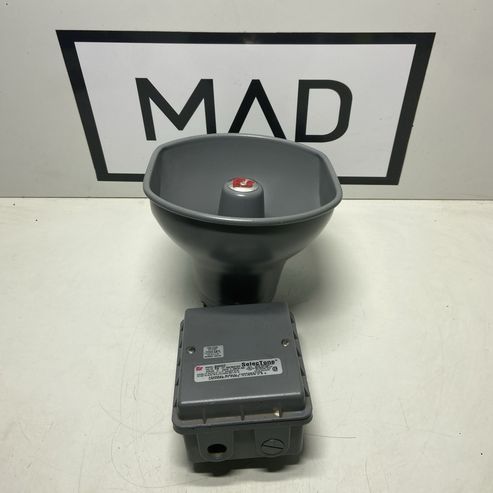 New FEDERAL SIGNAL 300GC-120 300GC120 Gray Series D