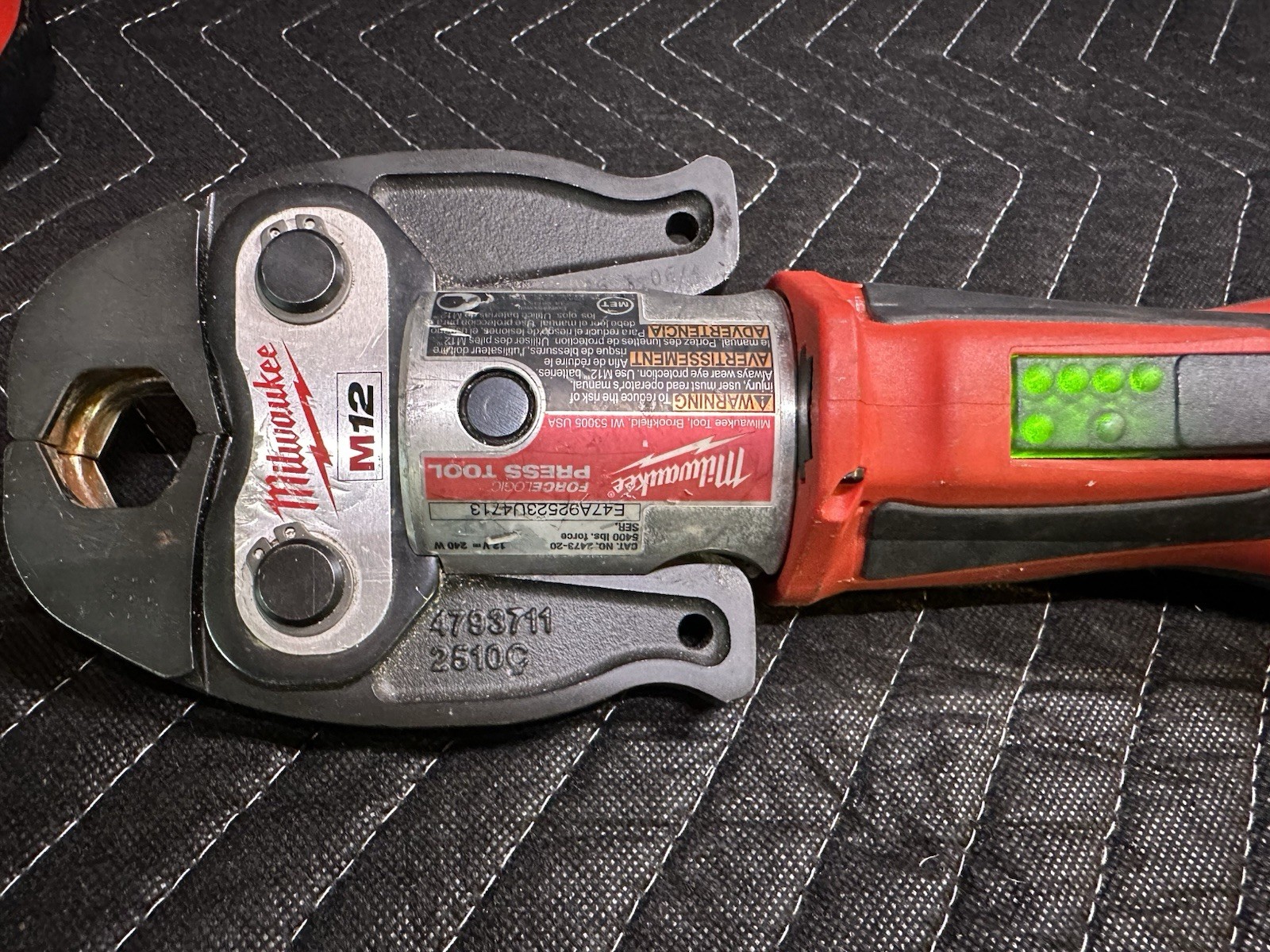 Milwaukee FORCE LOGIC Press Tool 2473-20 with Charger #577