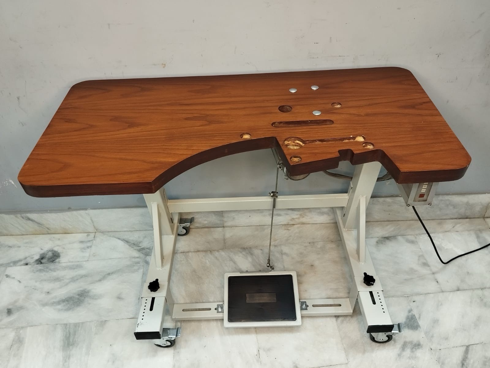 Custom Table Set for Union Special 43200G – Stand, Pedal, Belt, Thread Stand