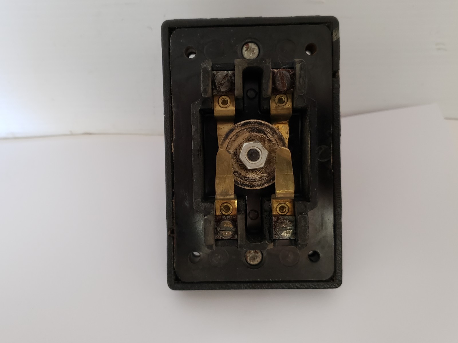 REES 02653-012 PUSH BUTTON SWITCH METAL MUSHROOM 600VAC 250VDC