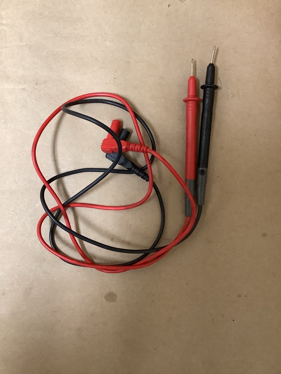 AMES INSTRUMENTS CM1000A AC/DC CLAMP METER WITH LEADS IN CASE (B33006985)