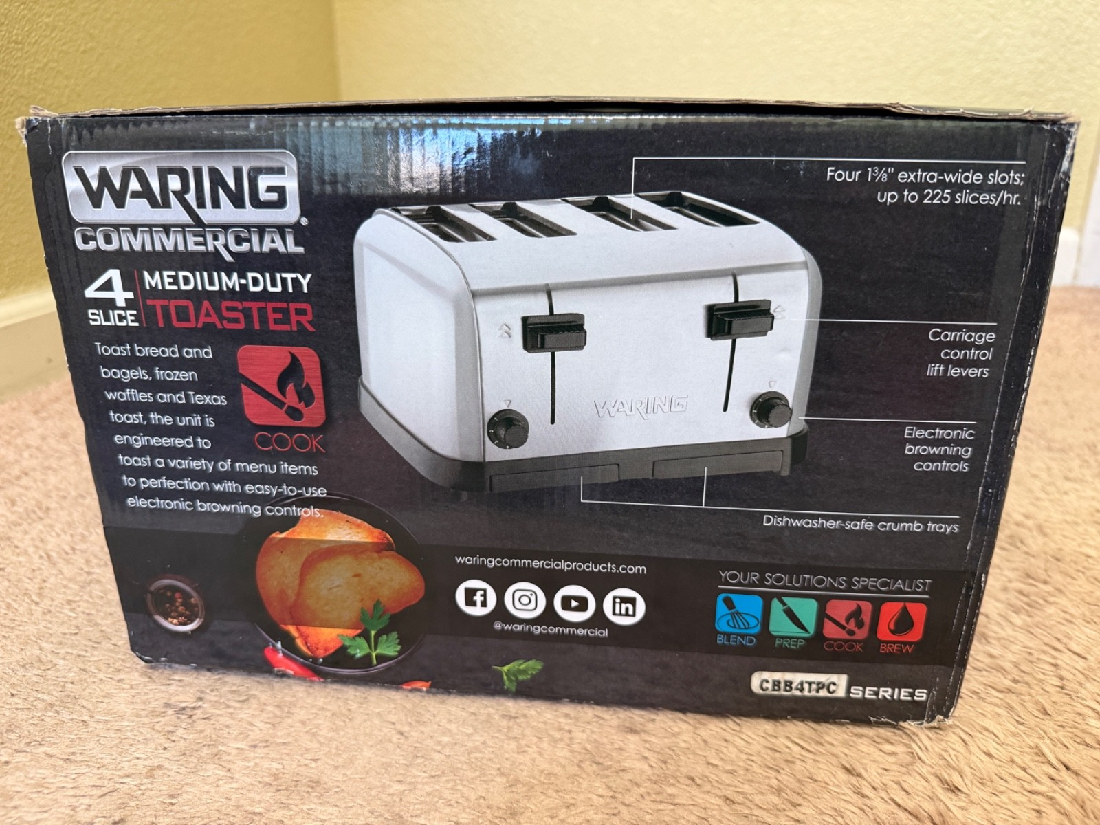 Waring Commercial Medium-Duty 4 Slice Toaster New Open Box CBB4TPC Series MCT708