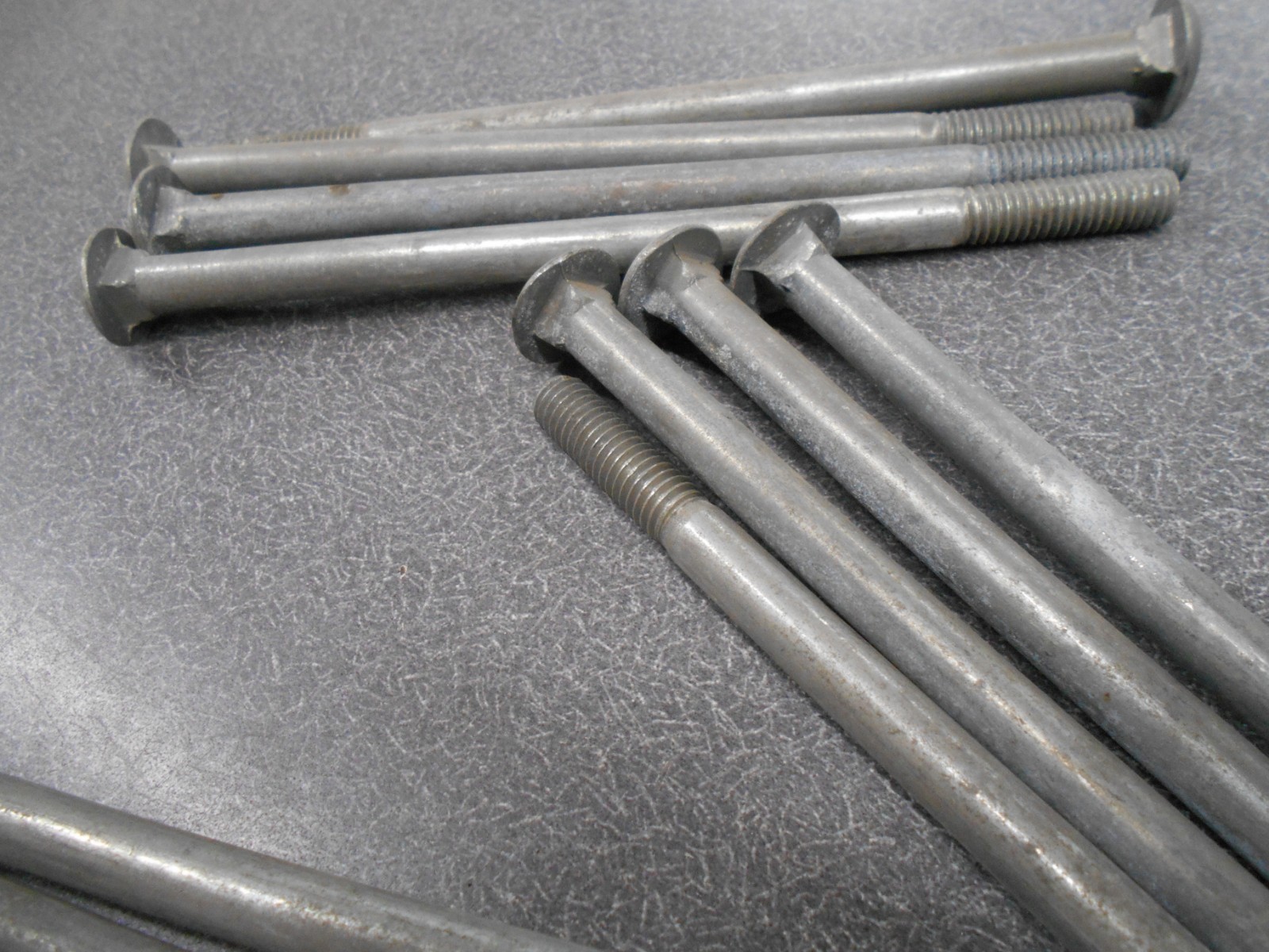 Carriage Bolt 7/16″ x 8.00″. Carriage Bolts. (LOT OF 12), Grade 2, Coarse. NOS!