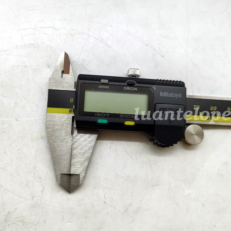 Japan Mitutoyo 500-196-30 150mm/6″ Absolute Digital Digimatic Vernier Caliper