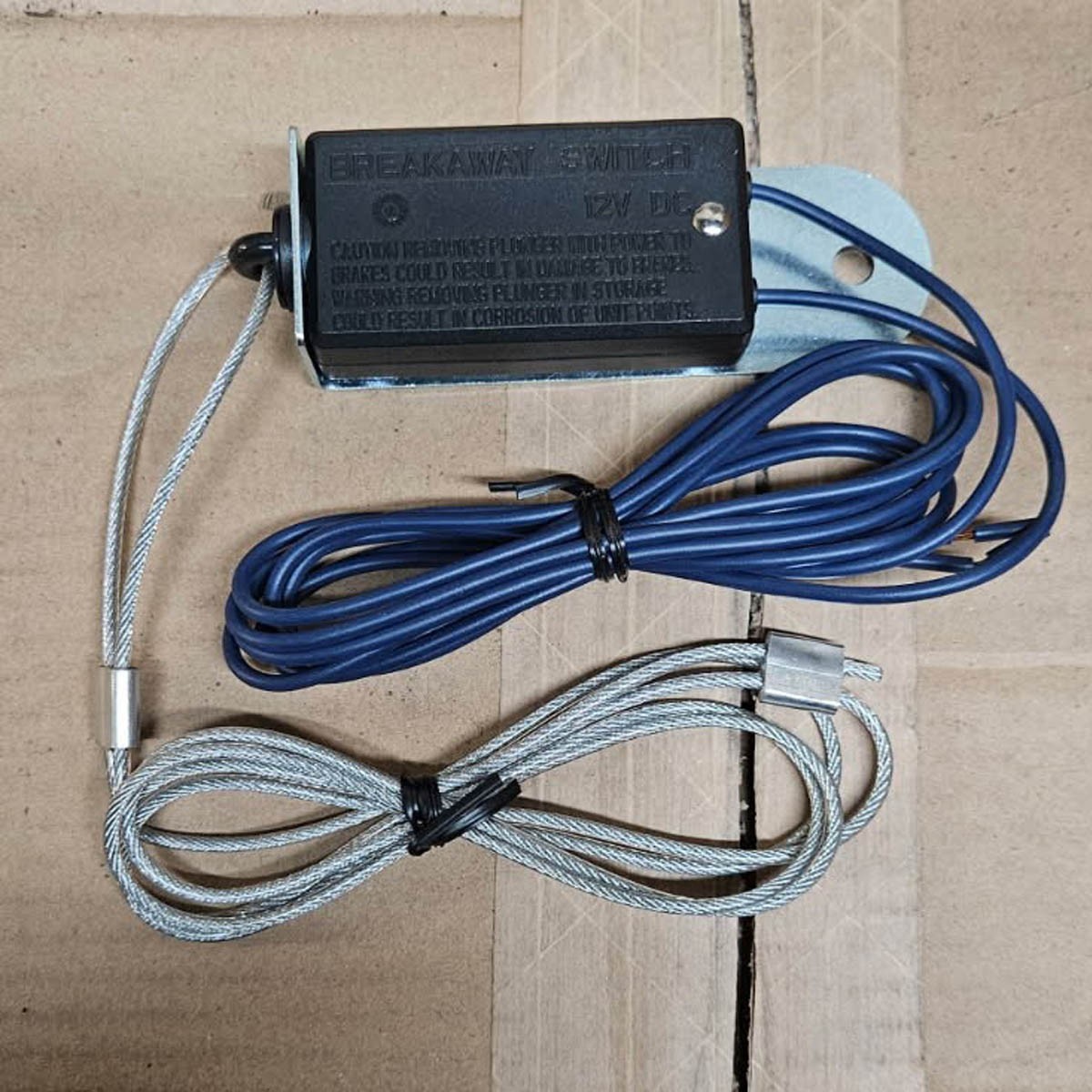 UPG 42914 Black Side-load Breakaway Kit With LED Charger and Switch-FreeShipping