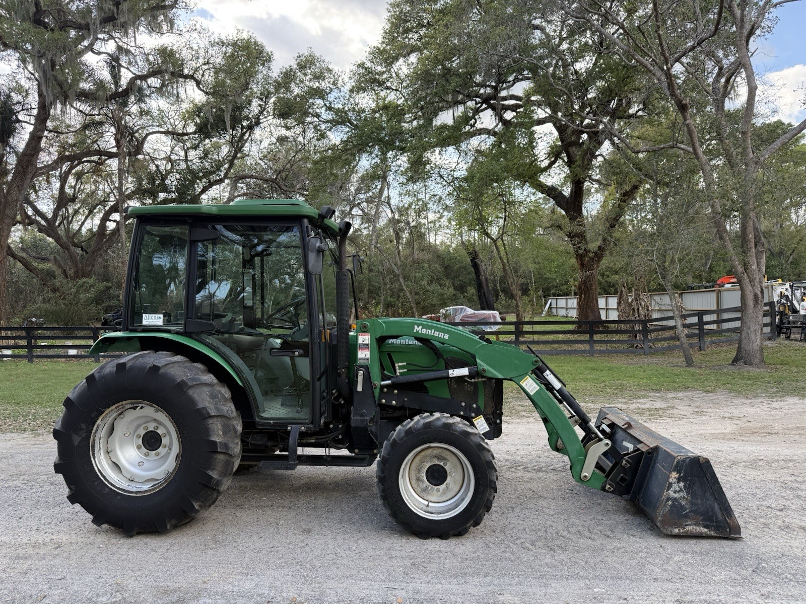 2017 KUBOTA SVL95-2S SKID STEER LOADER – HI FLOW – A/C CAB – JOYSTICKS