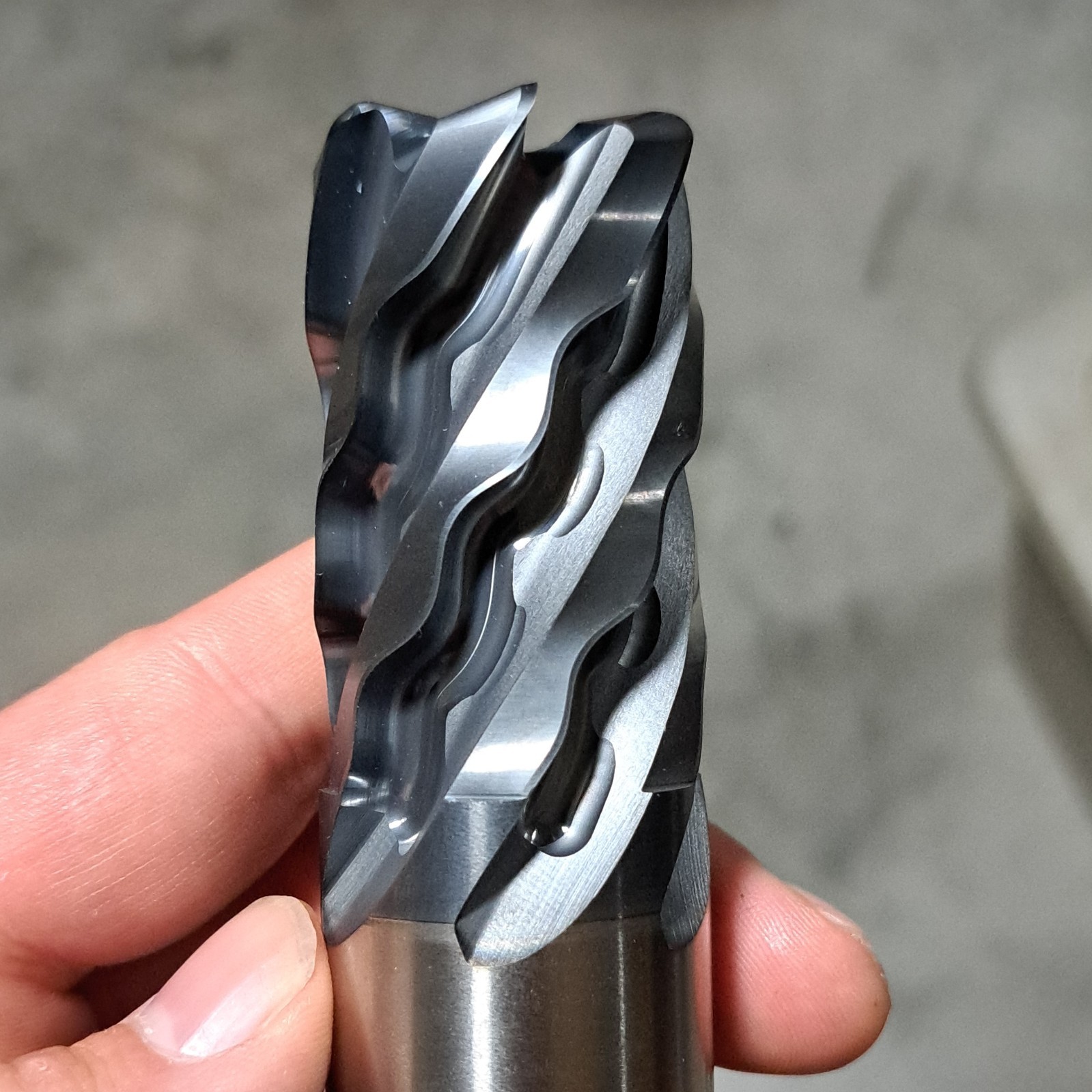 Niagara Cutter Rough/Finish End Mill 1-1/4″ 6F Square 2″ LOC 4-1/2″ OAL