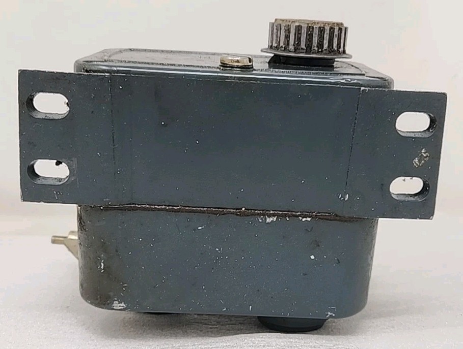 Zero-Max H CCW 15in-lbs 0-400 RPM Variable Speed Reducer 3/8″ Shafts