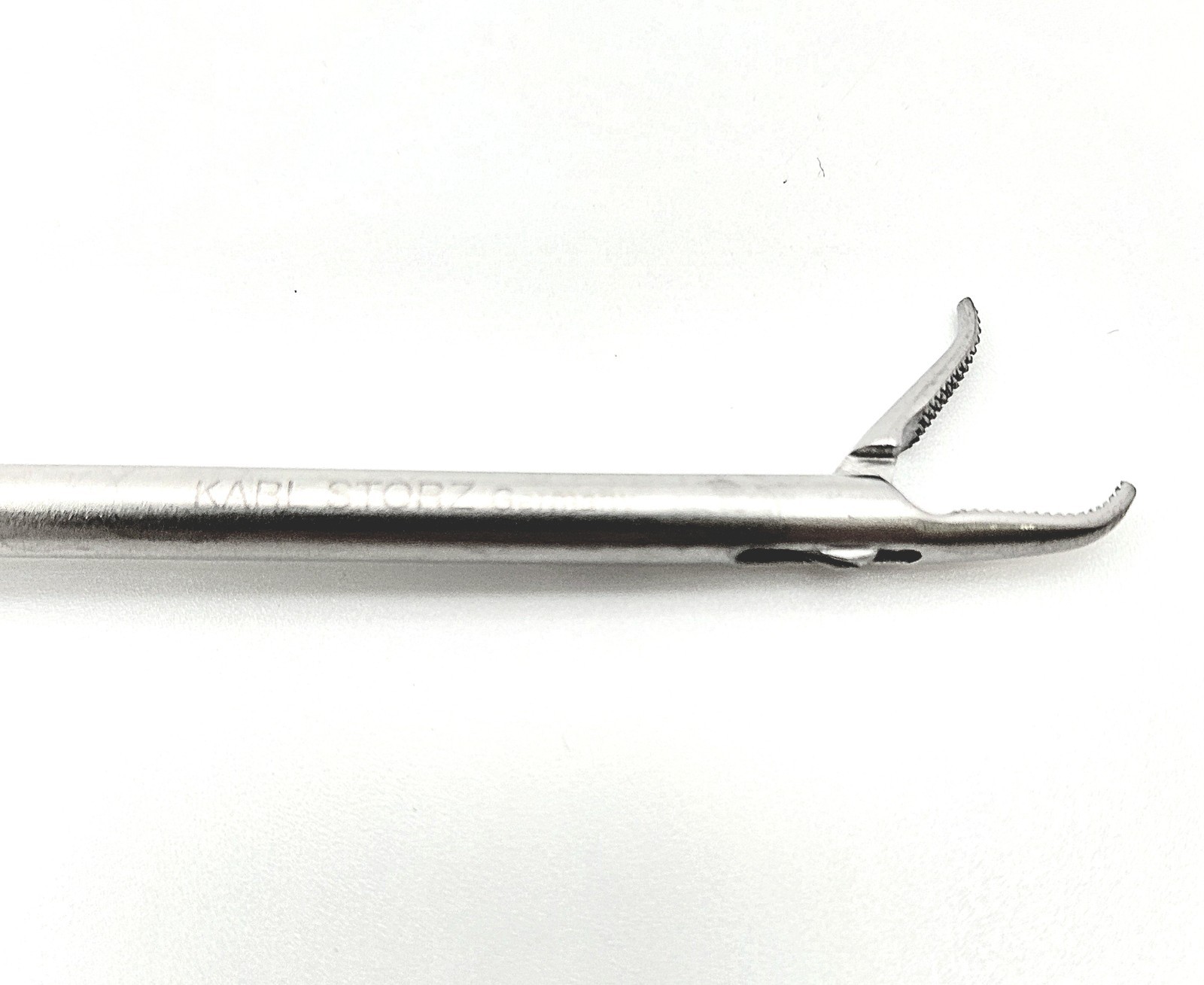 Karl Storz 26173QR Szabo-Berci Laparoscopic Needle Holder «Flamingo-Jaw»