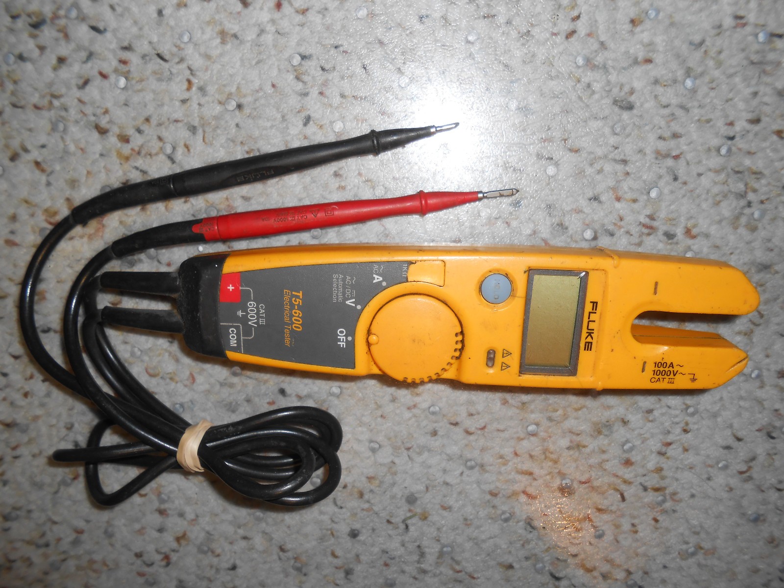 Fluke T5-600 Clamp Meter Continuity Current Electrical Tester CAT iii 600V